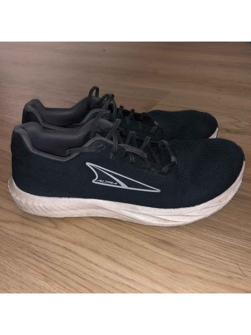 ALTRA ESCALANTE 4 ZERO DROP RUNNING SNEAKERS SHOES BLACK WHITE WOMENS SIZE 10